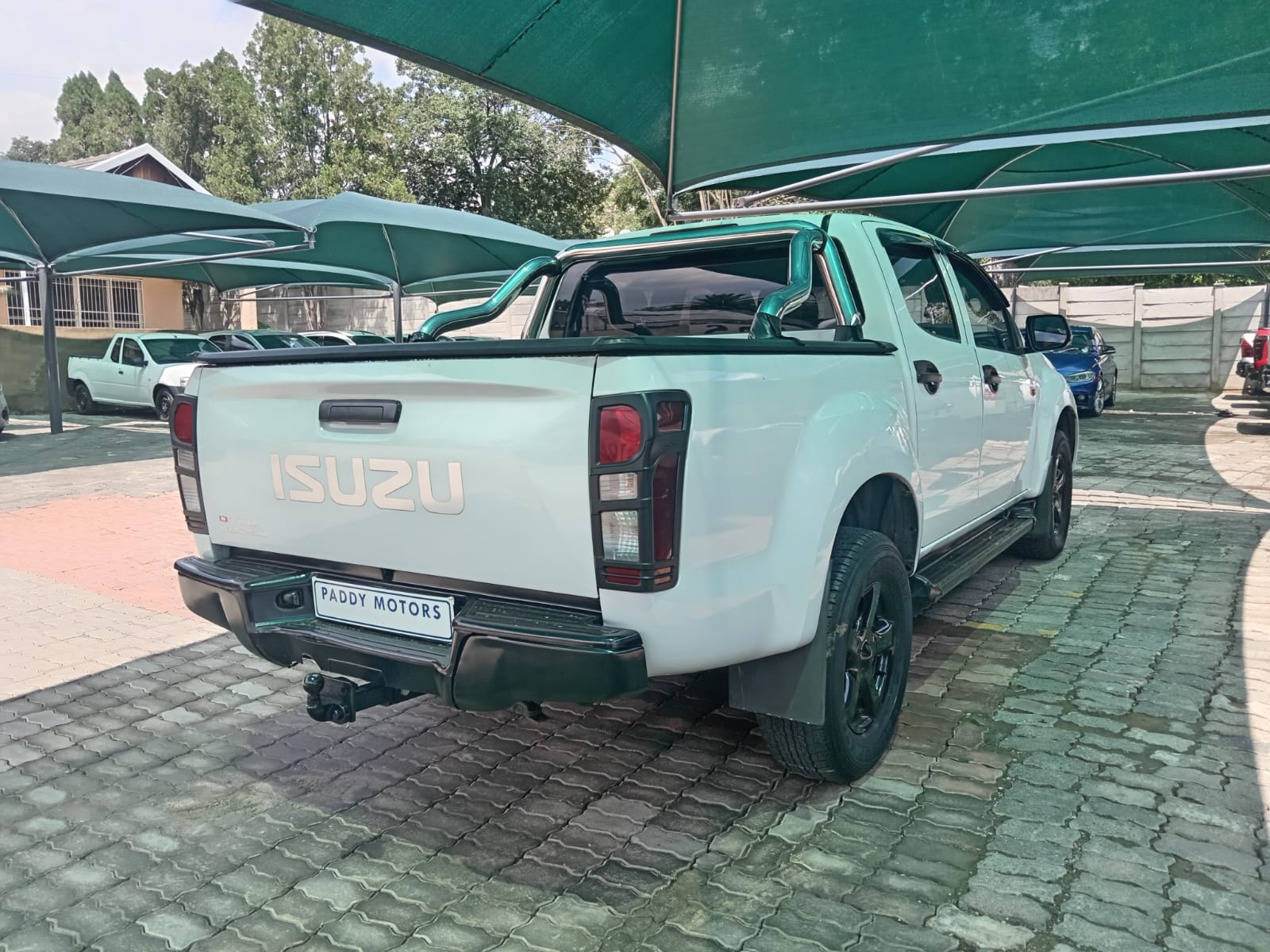 
								ISUZU KB250 D-TEQ DOUBLE CAB 4X2 full									