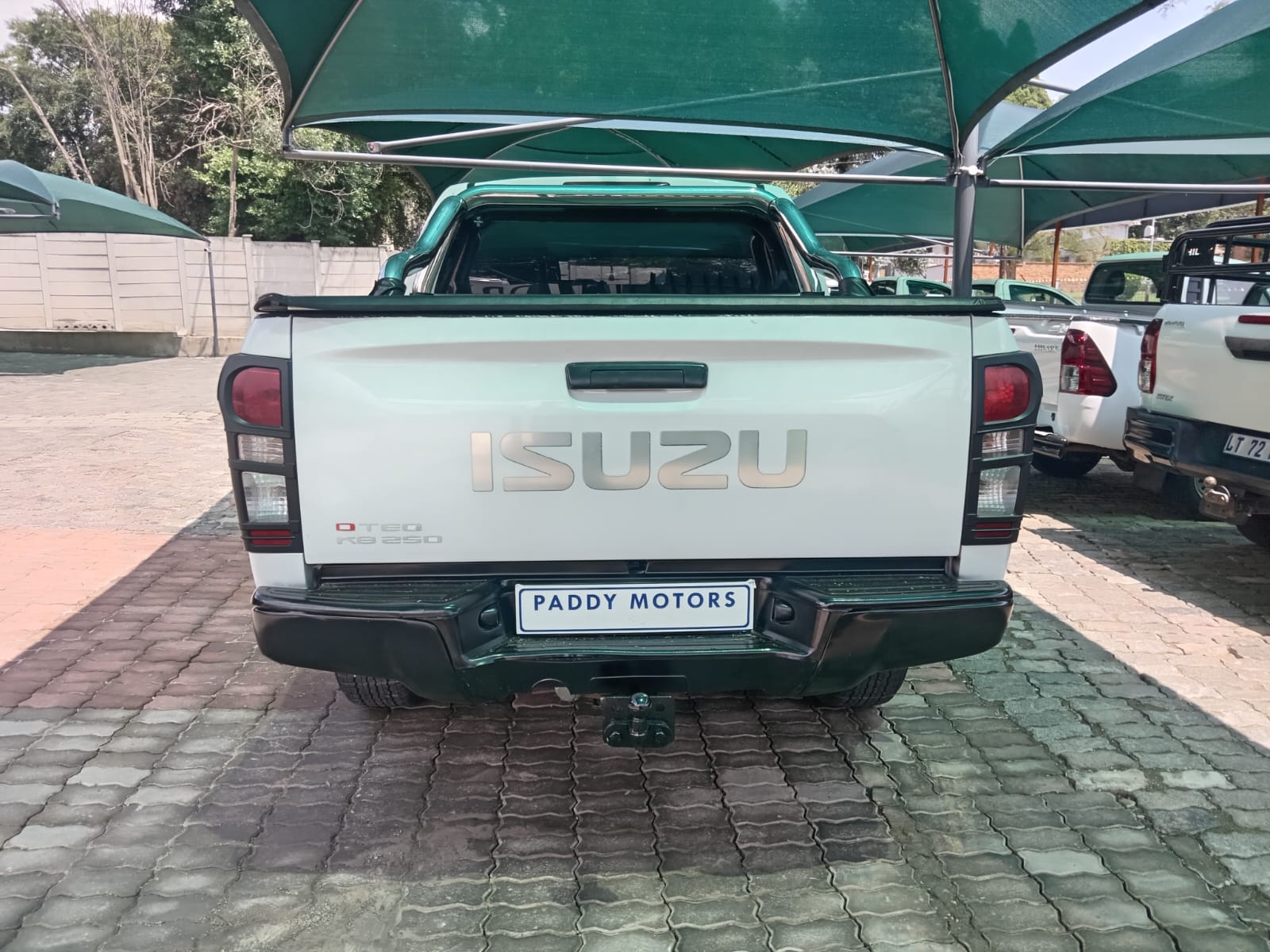 
								ISUZU KB250 D-TEQ DOUBLE CAB 4X2 full									