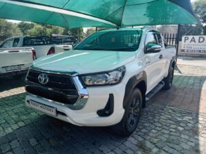 TOYOTA HILUX 2.4 GD6 EXTRA CAB 4X2