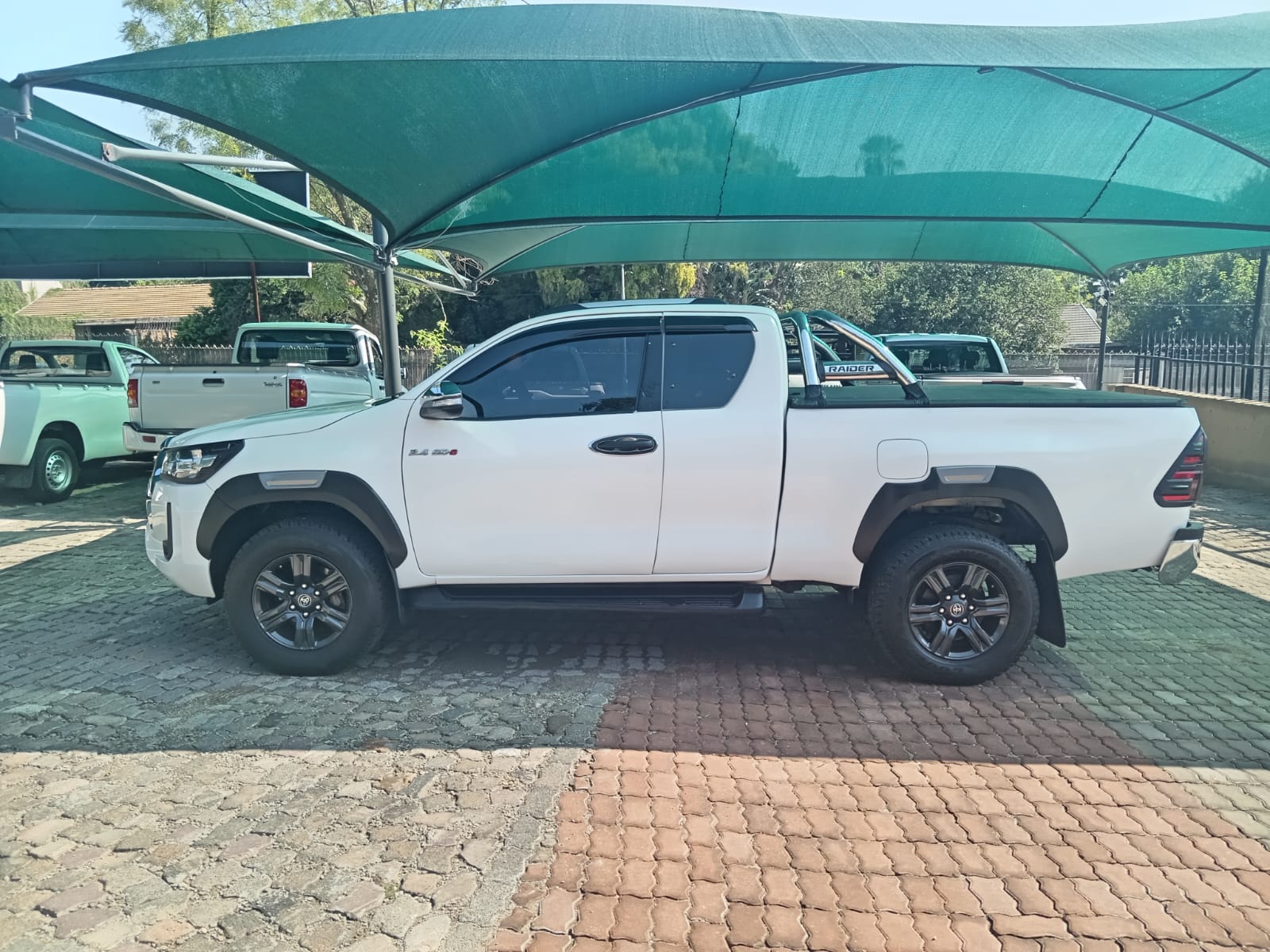 
								TOYOTA HILUX 2.4 GD6 EXTRA CAB 4X2 full									