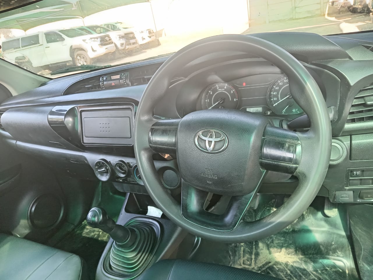 
								TOYOTA HILUX 2.4 GD SINGLE CAB full									