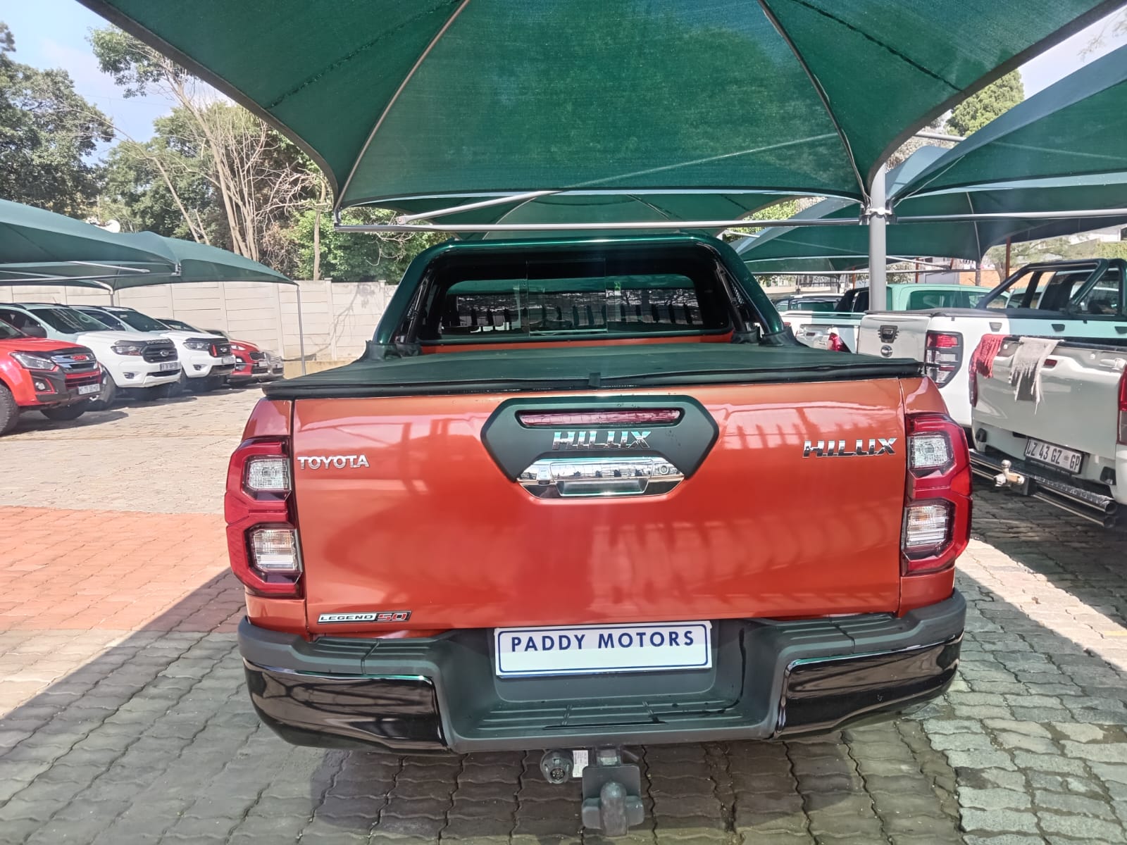 
								TOYOTA HILUX 2.8 GD6 LEGEND 50 DOUBLE CAB full									