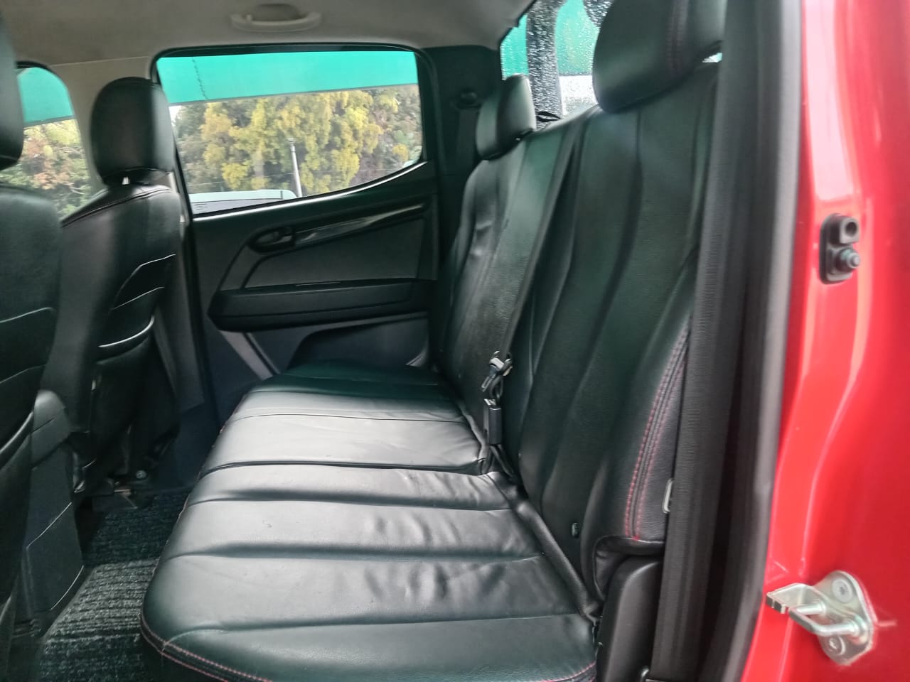 
								ISUZU DMAX 250 X-RIDER DOUBLE CAB 4X2 full									