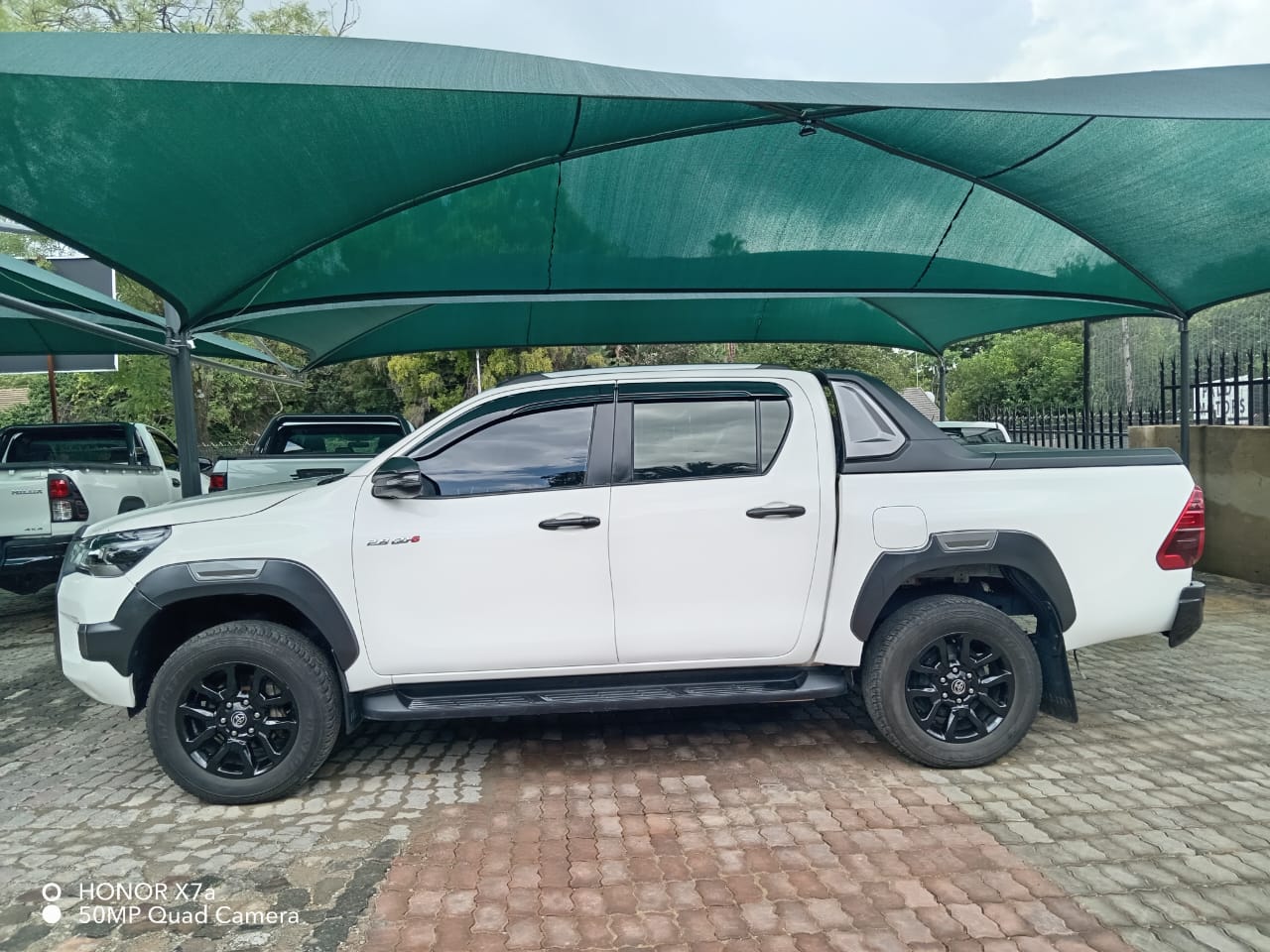 
								TOYOTA HILUX 2.8 GD6 DOUBLE CAB LEGEND 4X4 full									