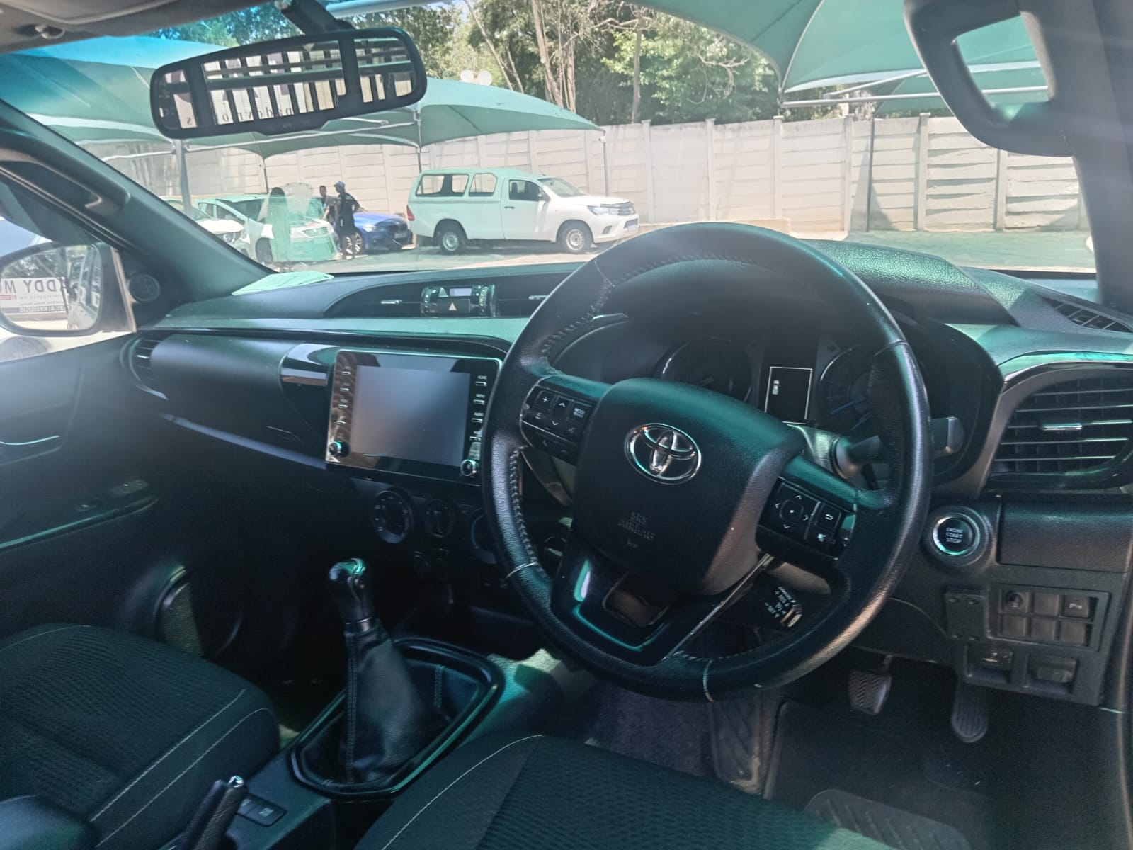 
								TOYOTA HILUX 2.8 GD6 X/C 4X4 full									