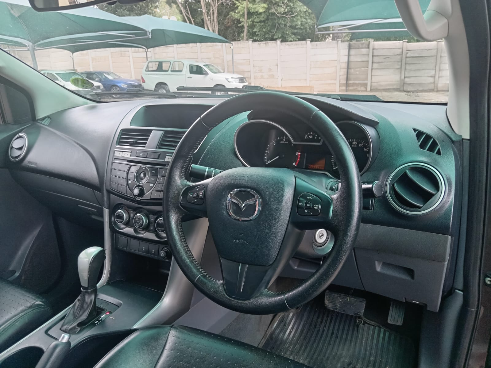 
								MAZDA BT50 2.2 DOUBLE CAB SLE AUTO full									