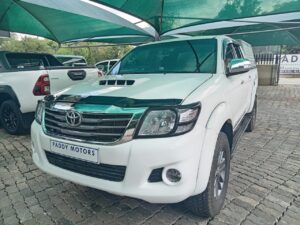 TOTOTA HILUX 2.5 LEGEND 45 DOUBLE CAB 4X4 5RX