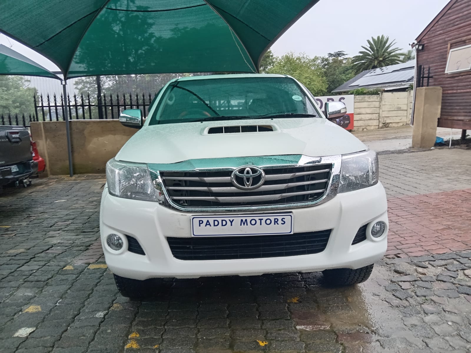 
								TOYOTA HILUX 2.5 D4D DOUBLE CAB 4X4 full									