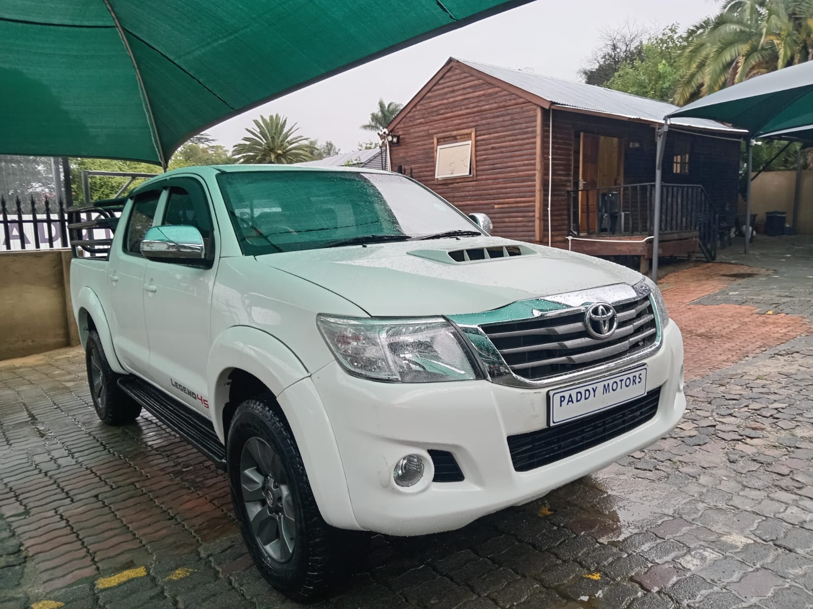 
								TOYOTA HILUX 2.5 D4D DOUBLE CAB 4X4 full									