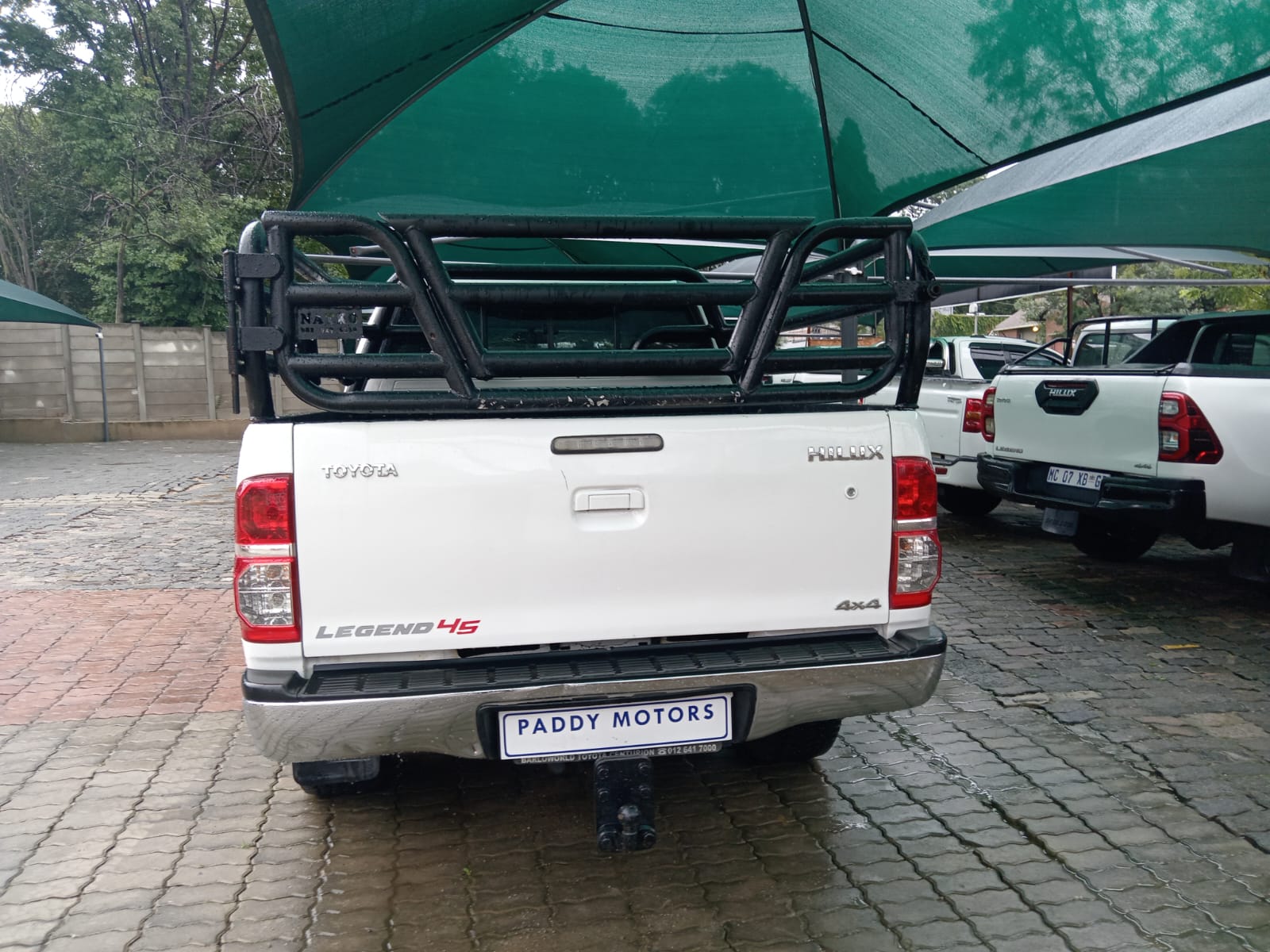 
								TOYOTA HILUX 2.5 D4D DOUBLE CAB 4X4 full									