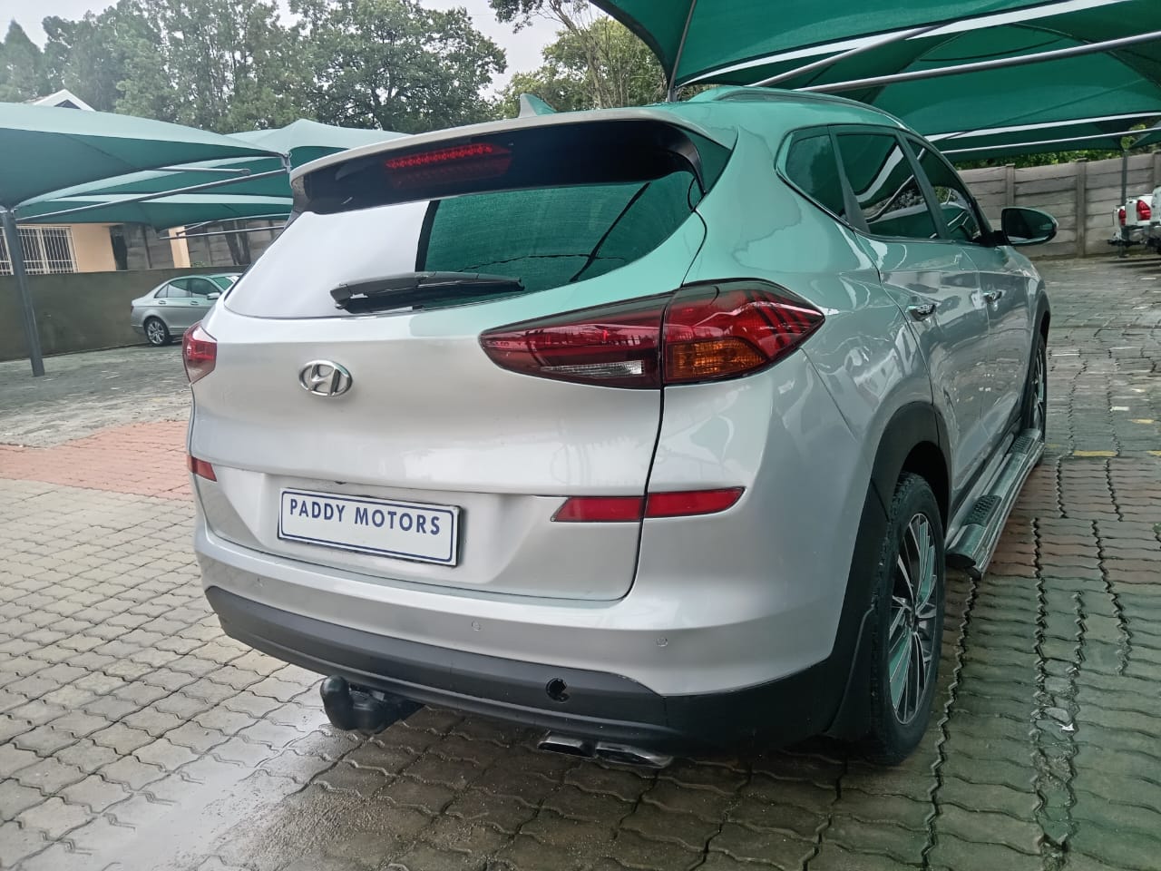 
								HYUNDAI TUCSON 2.0 full									