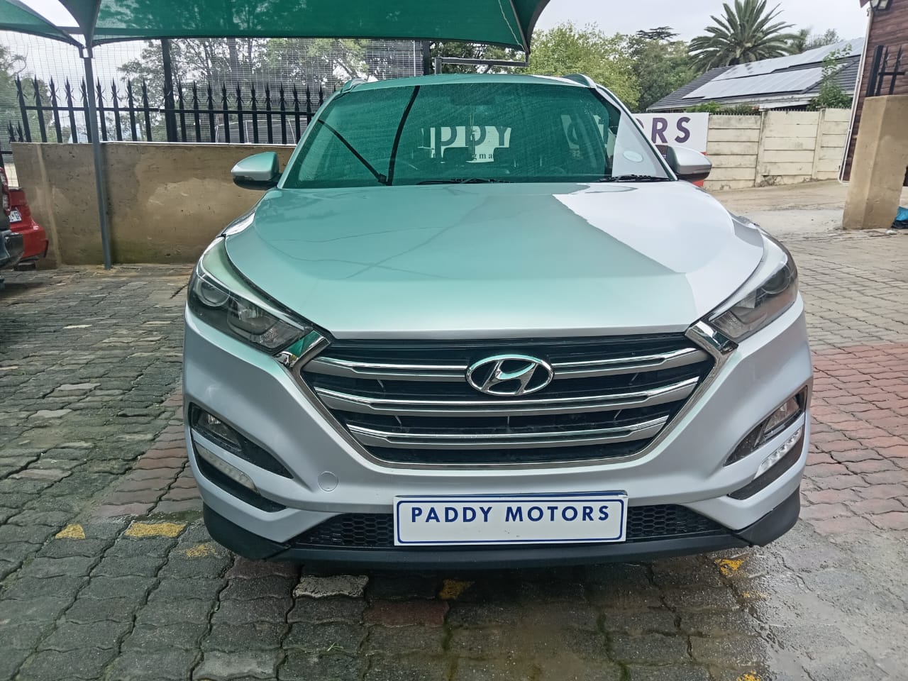 
								HYUNDAI TUCSON 2.0 full									