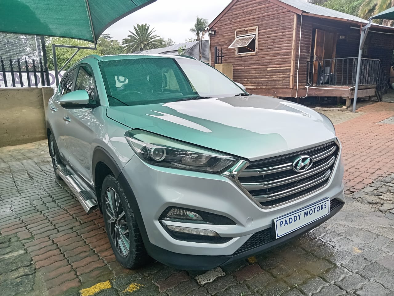 
								HYUNDAI TUCSON 2.0 full									