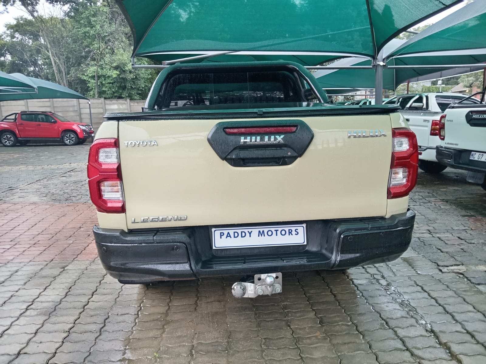 
								TOYOTA HILUX 2.8 GD6 DOUBLE CAB 4X2 full									