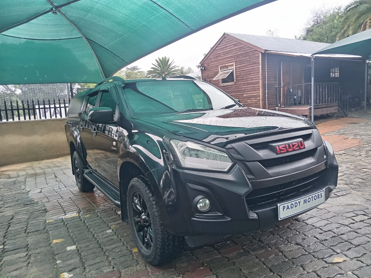 
								ISUZU D-MAX 250 X-RIDER 4X2 full									