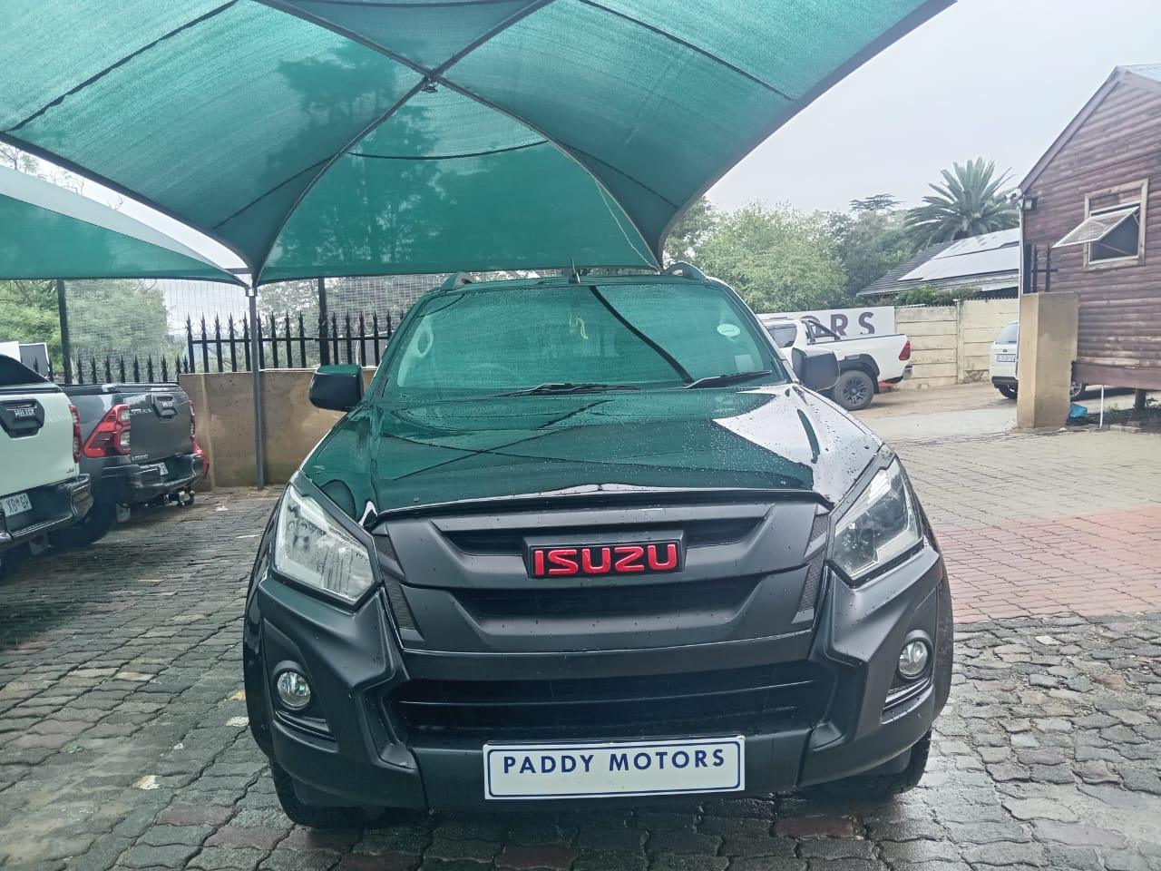 
								ISUZU D-MAX 250 X-RIDER 4X2 full									