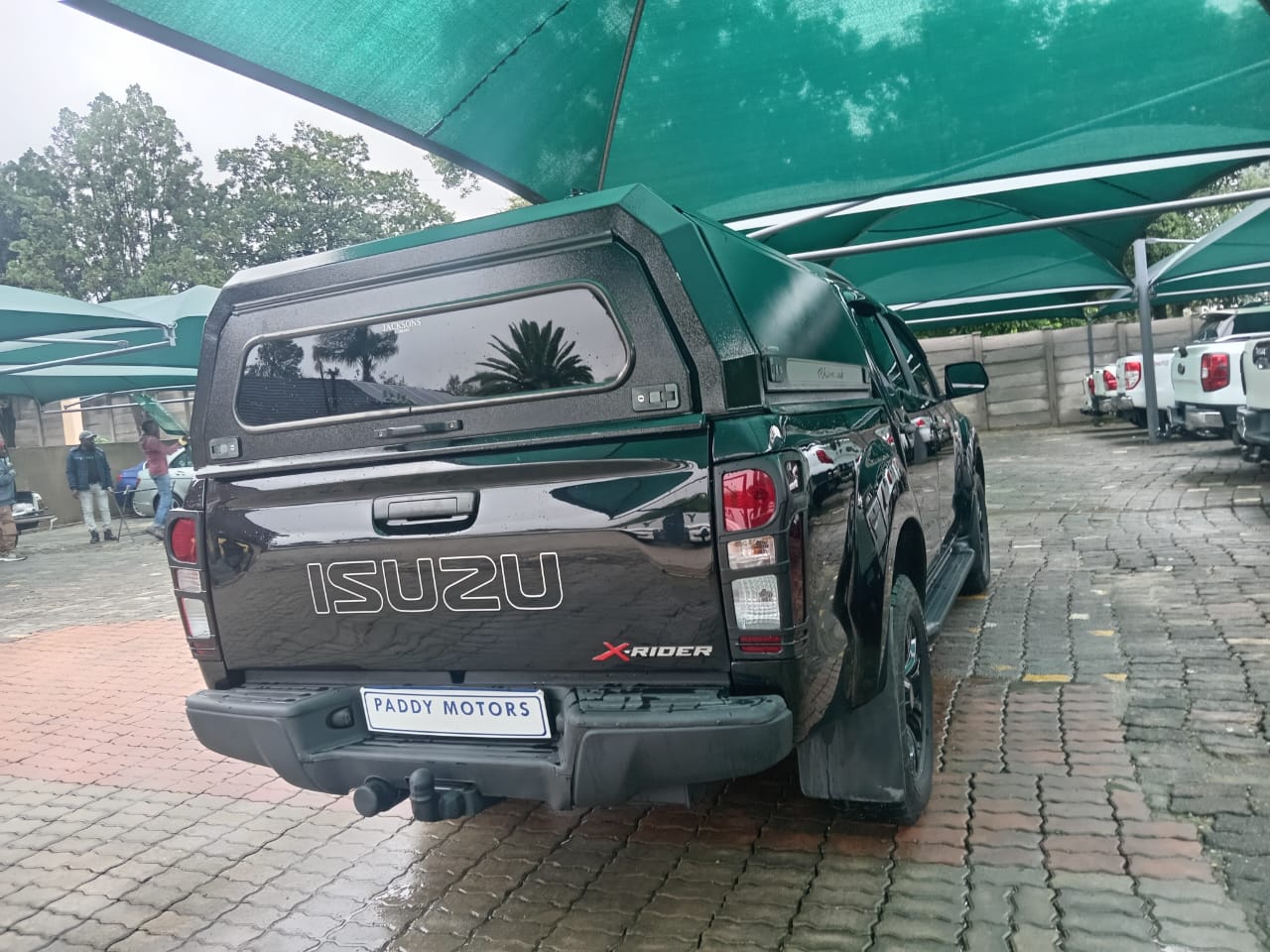 
								ISUZU D-MAX 250 X-RIDER 4X2 full									