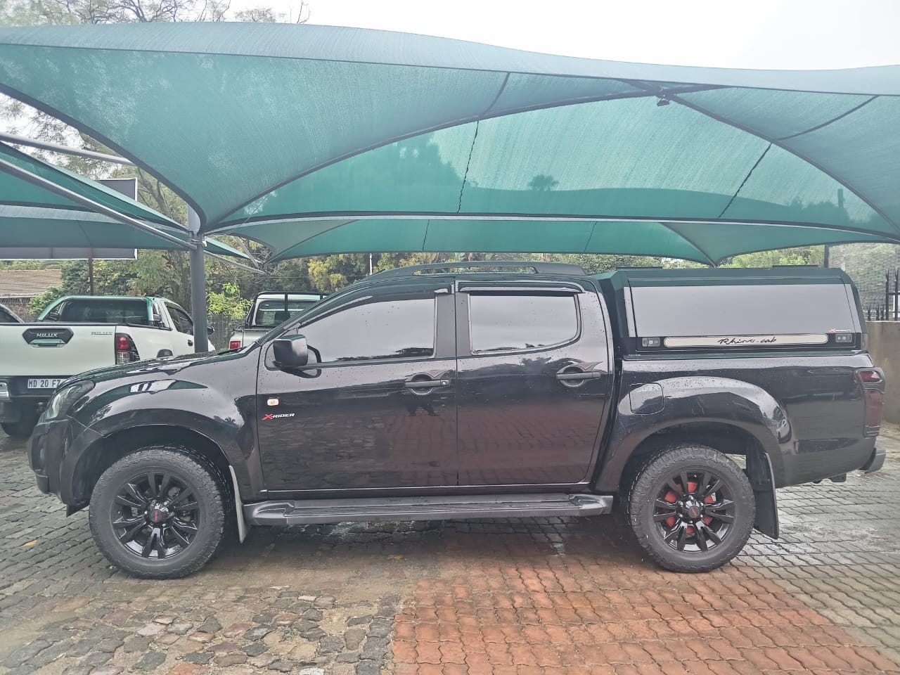 
								ISUZU D-MAX 250 X-RIDER 4X2 full									