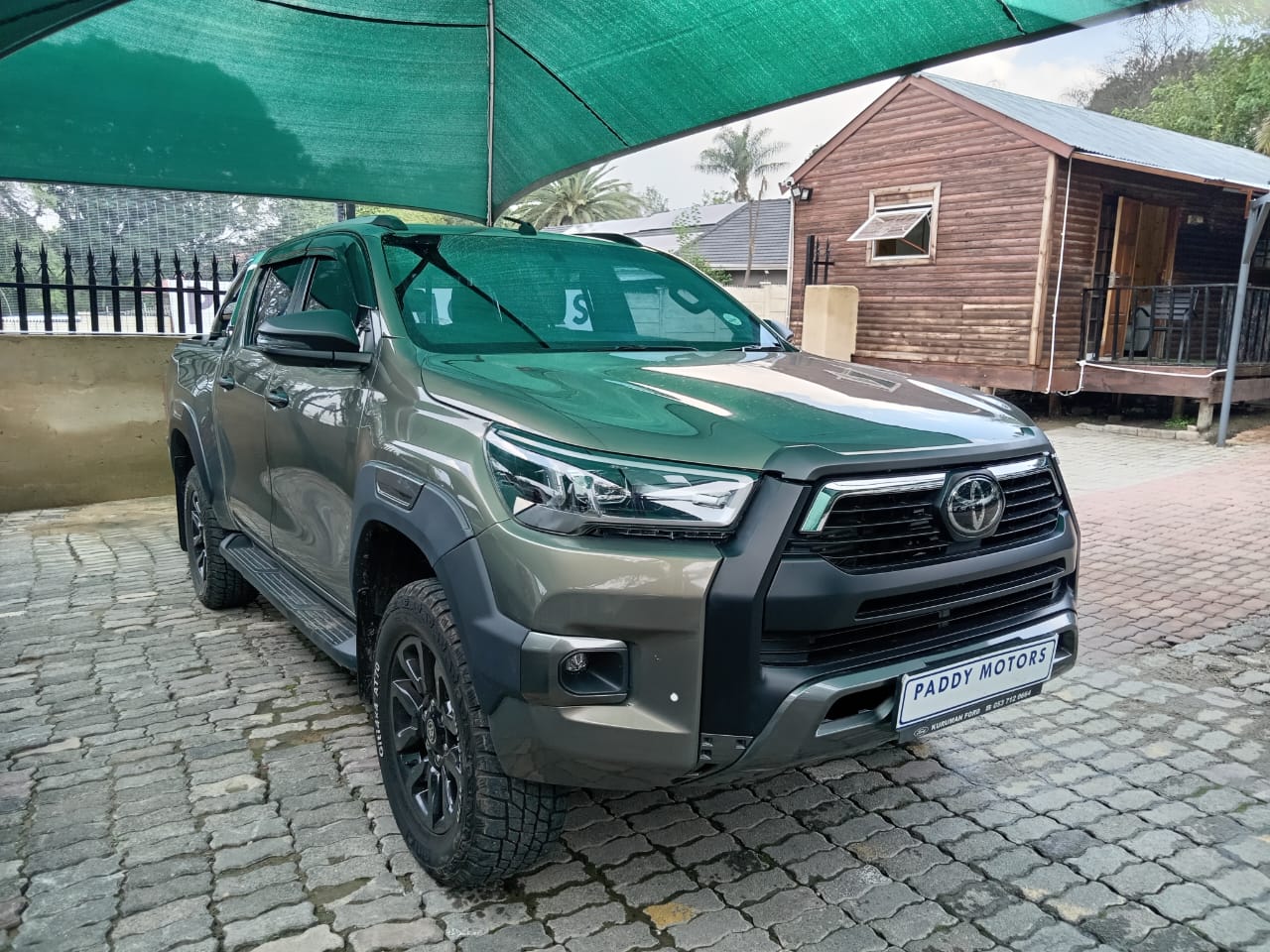 
								Toyota Hilux 2.8GD6 Double cab 4×2 full									