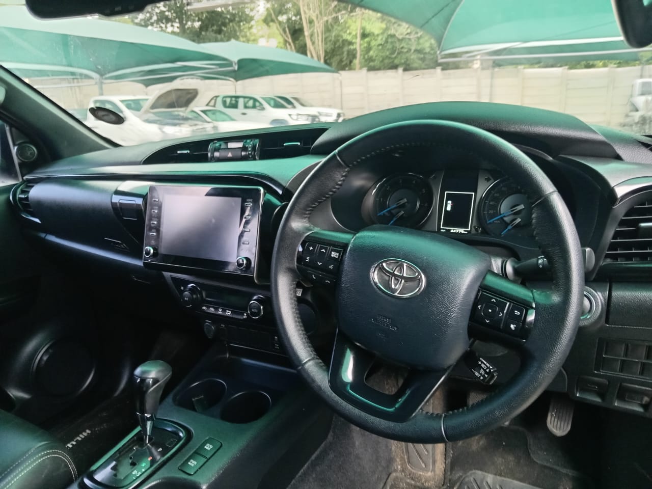 
								Toyota Hilux 2.8GD6 Double cab 4×2 full									