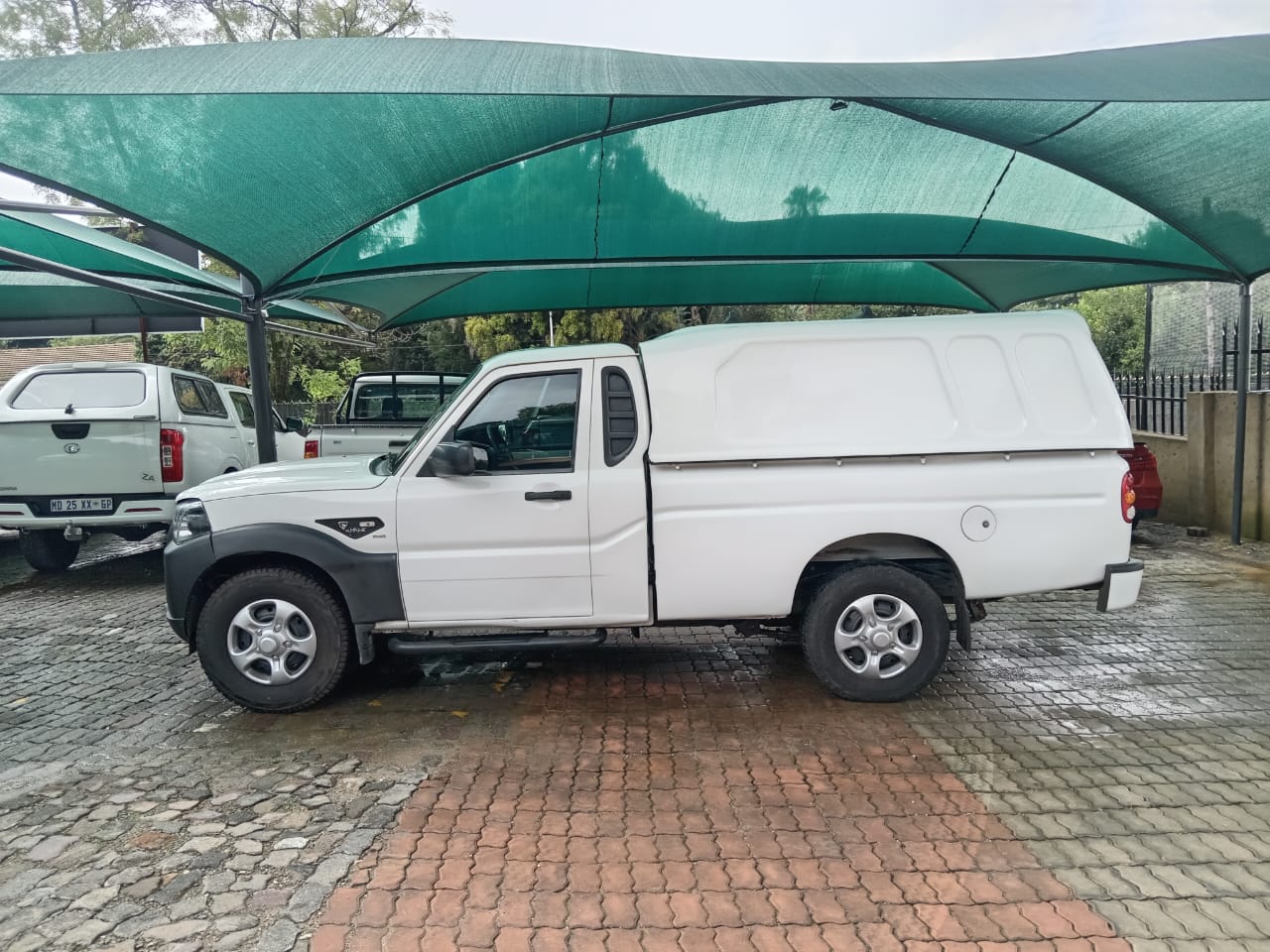 
								MAHINDRA M-HAWK PIK-UP SINGLE CAB full									