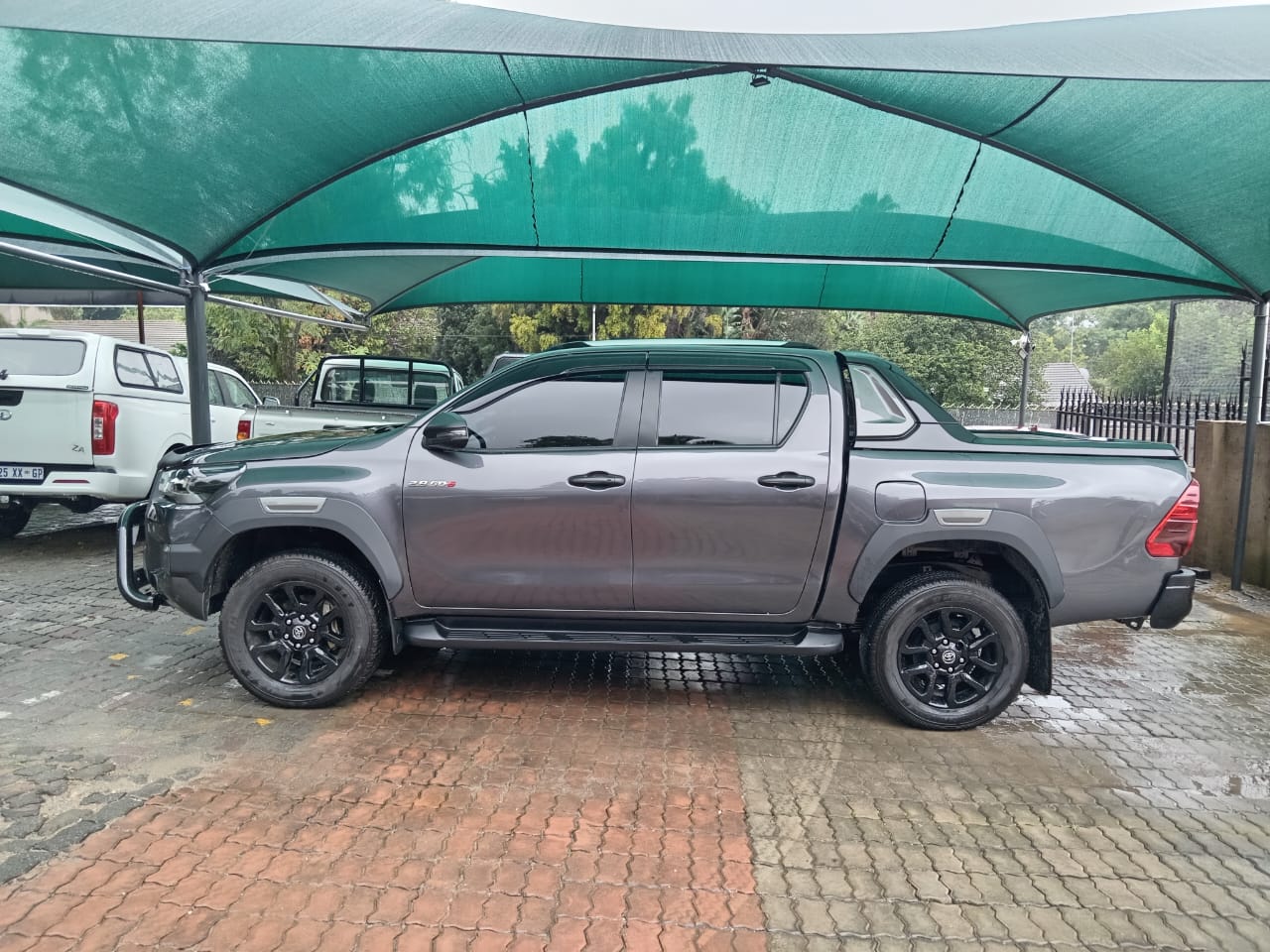 
								TOYOTA HILUX 2.8 GD6 DOUBLE CAB LEGEND full									