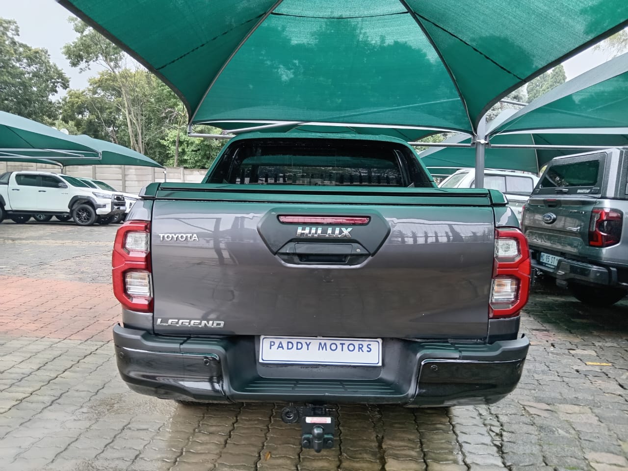 
								TOYOTA HILUX 2.8 GD6 DOUBLE CAB LEGEND full									