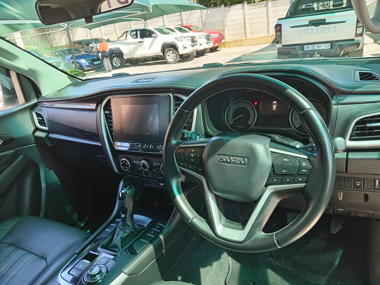 
								2023 Isuzu mu-X 3.0TD LSE 4×4 full									