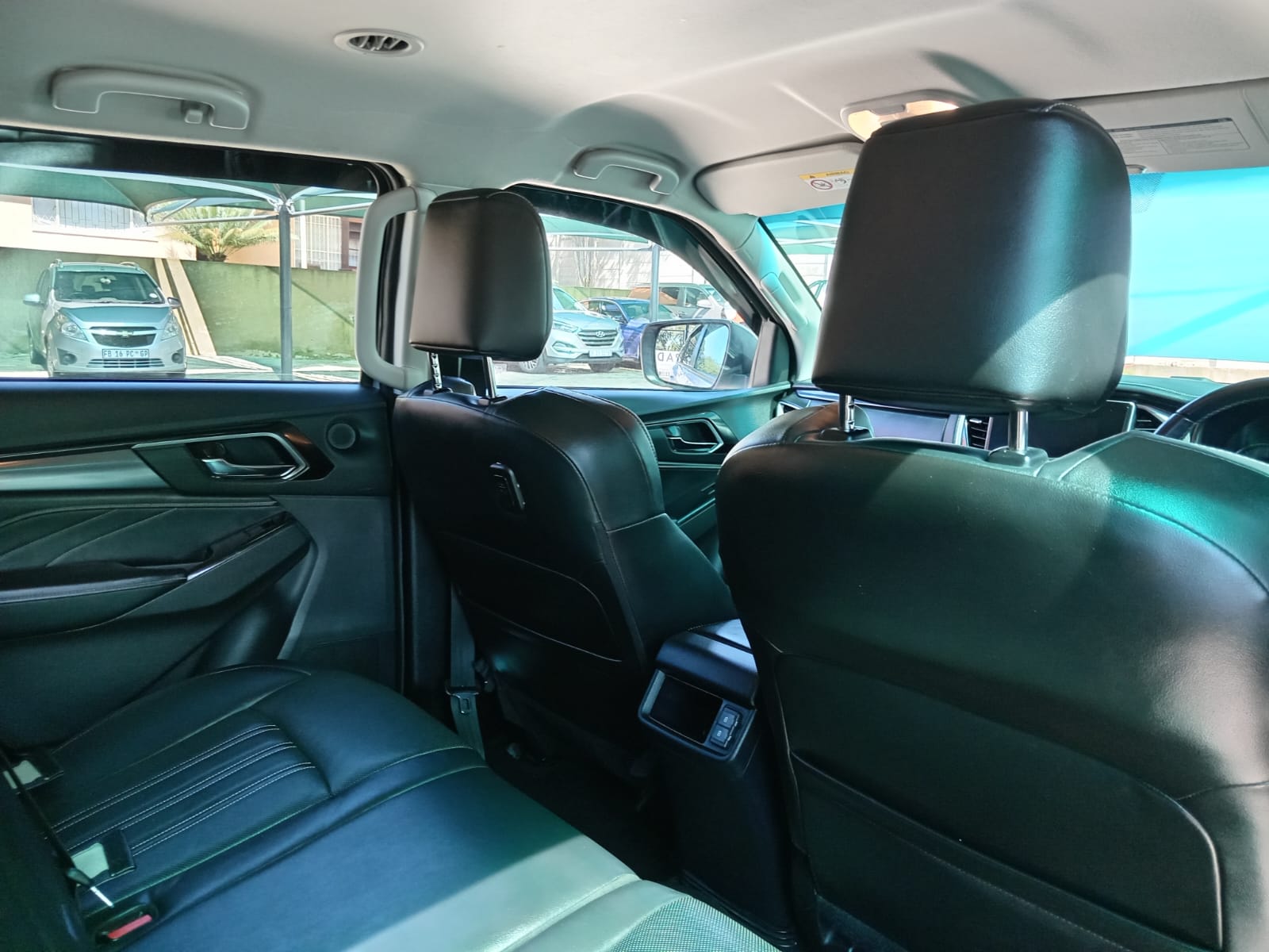 
								2023 Isuzu mu-X 3.0TD LSE 4×4 full									