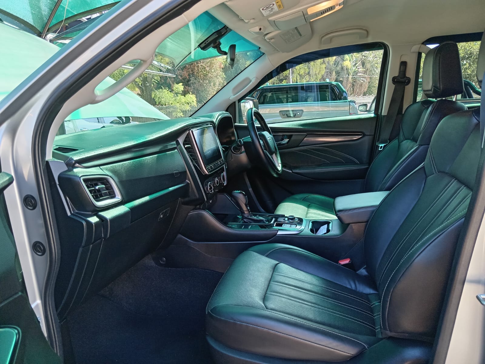 
								2023 Isuzu mu-X 3.0TD LSE 4×4 full									