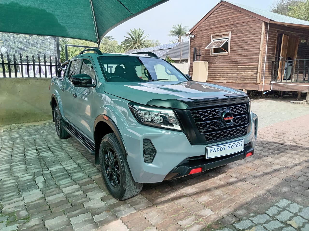 
								Nissan Navara 2.5Ddti PRO-4X 4X4 Double cab full									
