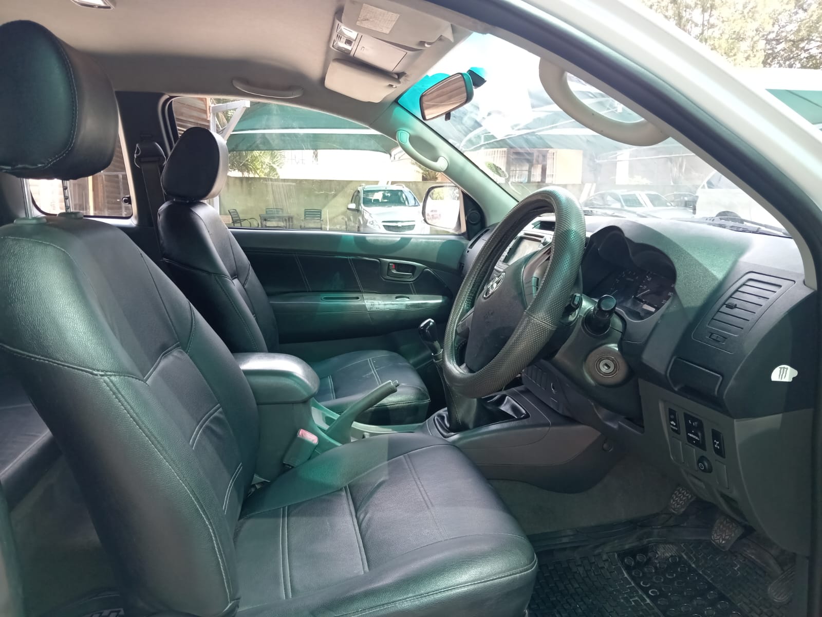
								Toyota Hilux 3.0 D4D Extra cab full									