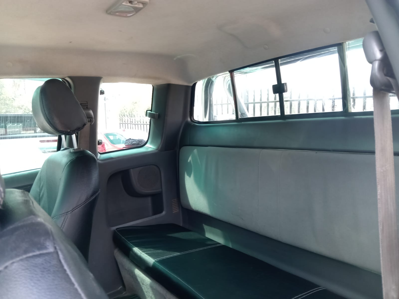 
								Toyota Hilux 3.0 D4D Extra cab full									