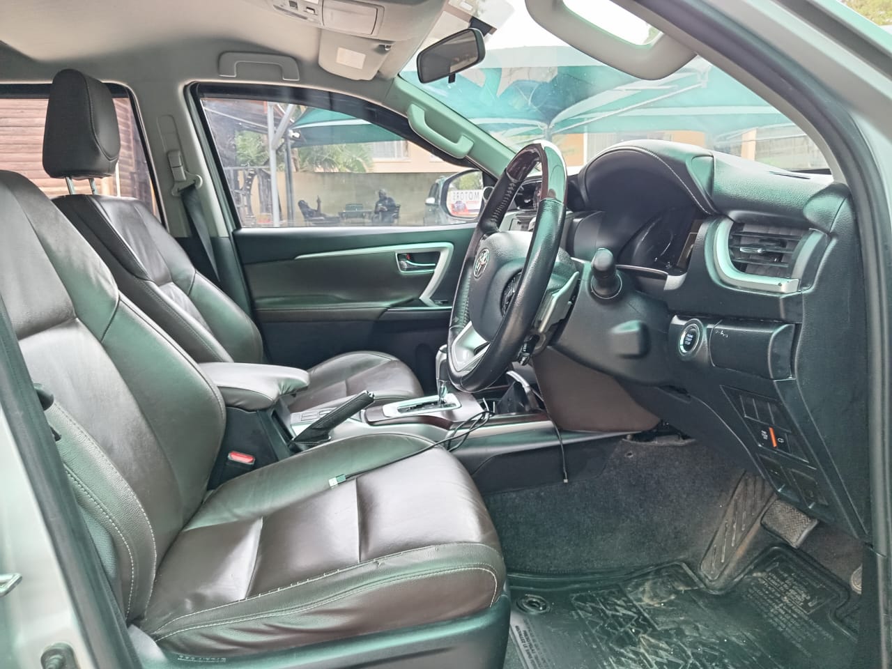 
								Toyota Fortuner 2.8 gd6 4×4 full									