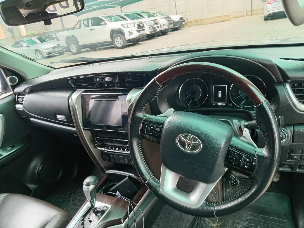 
								Toyota Fortuner 2.8 gd6 4×4 full									