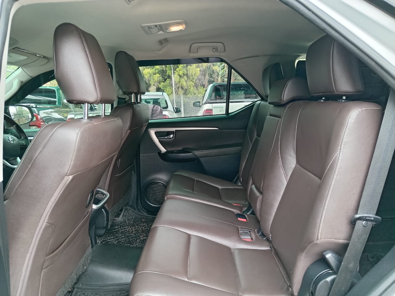 
								Toyota Fortuner 2.8 gd6 4×4 full									