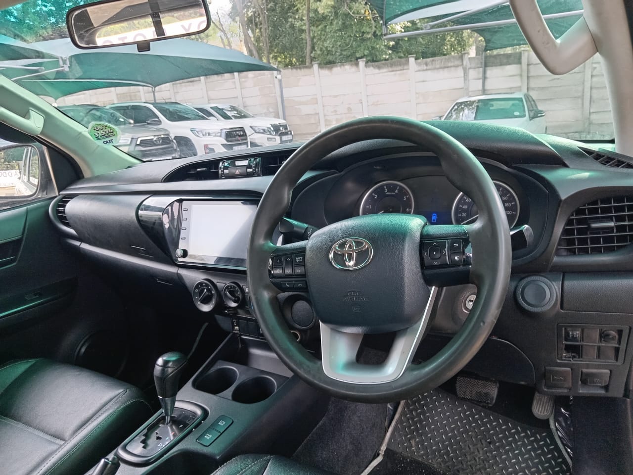 
								Toyota Hilux 2.4GD6 Extra cab 4×2 full									