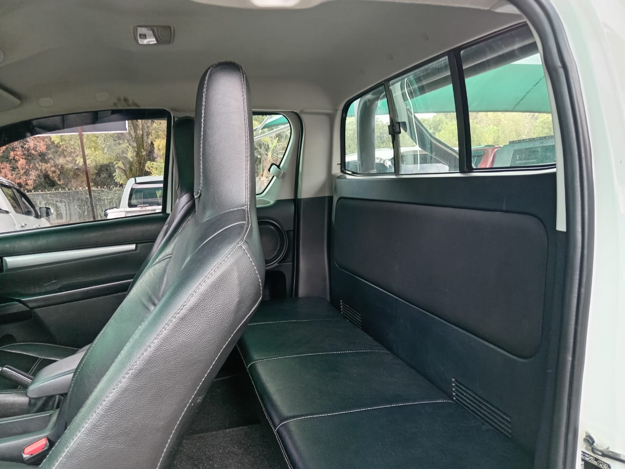 
								Toyota Hilux 2.4GD6 Extra cab 4×2 full									