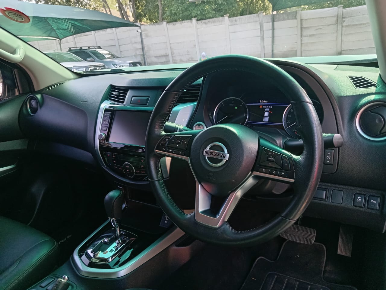 
								Nissan Navara 2.5 DDTi PRO-2X Double cab full									