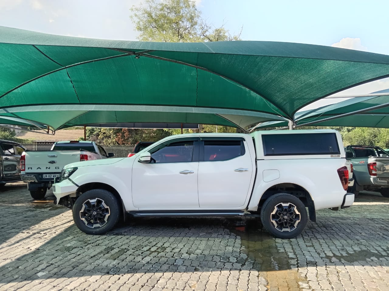 
								Nissan Navara 2.5 DDTi PRO-2X Double cab full									