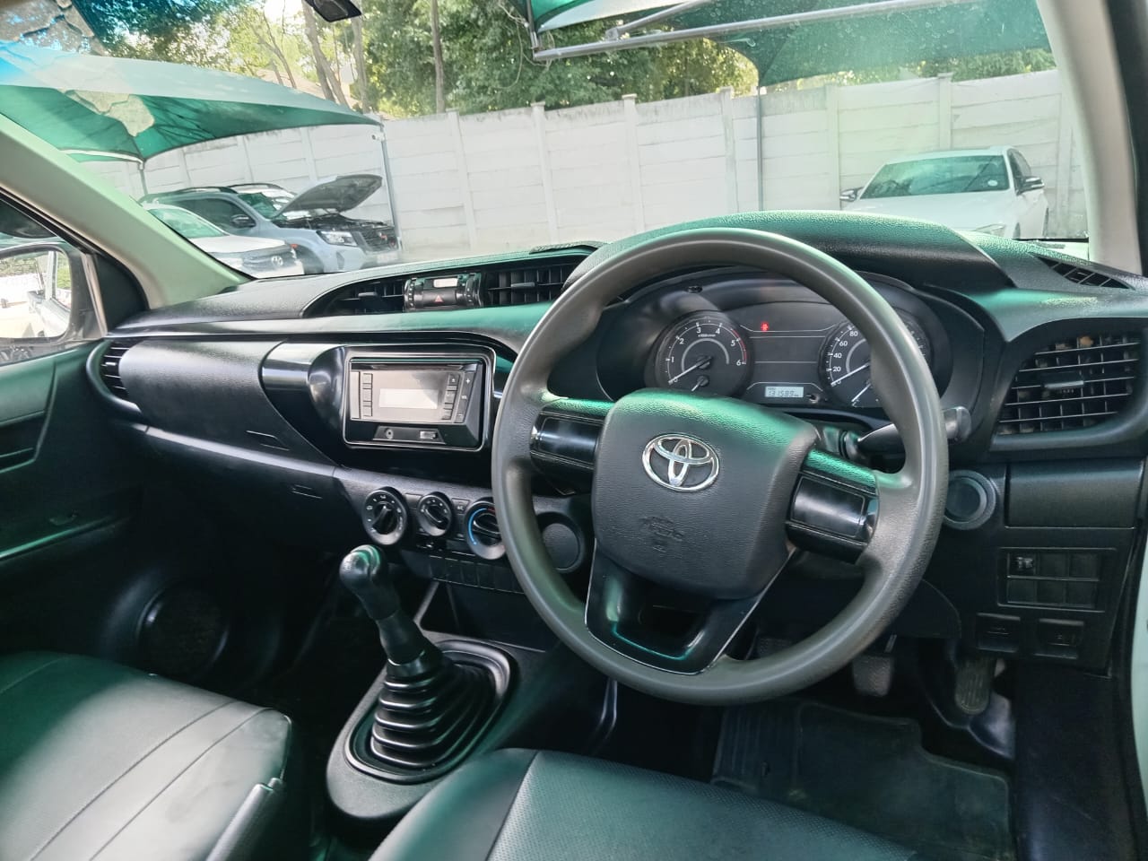 
								Toyota Hilux 2.4 GD Single cab full									