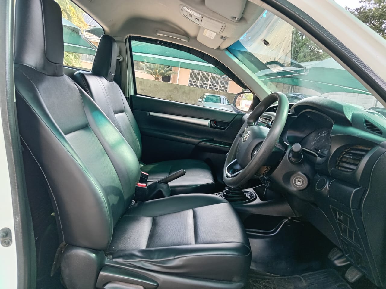 
								Toyota Hilux 2.4 GD Single cab full									