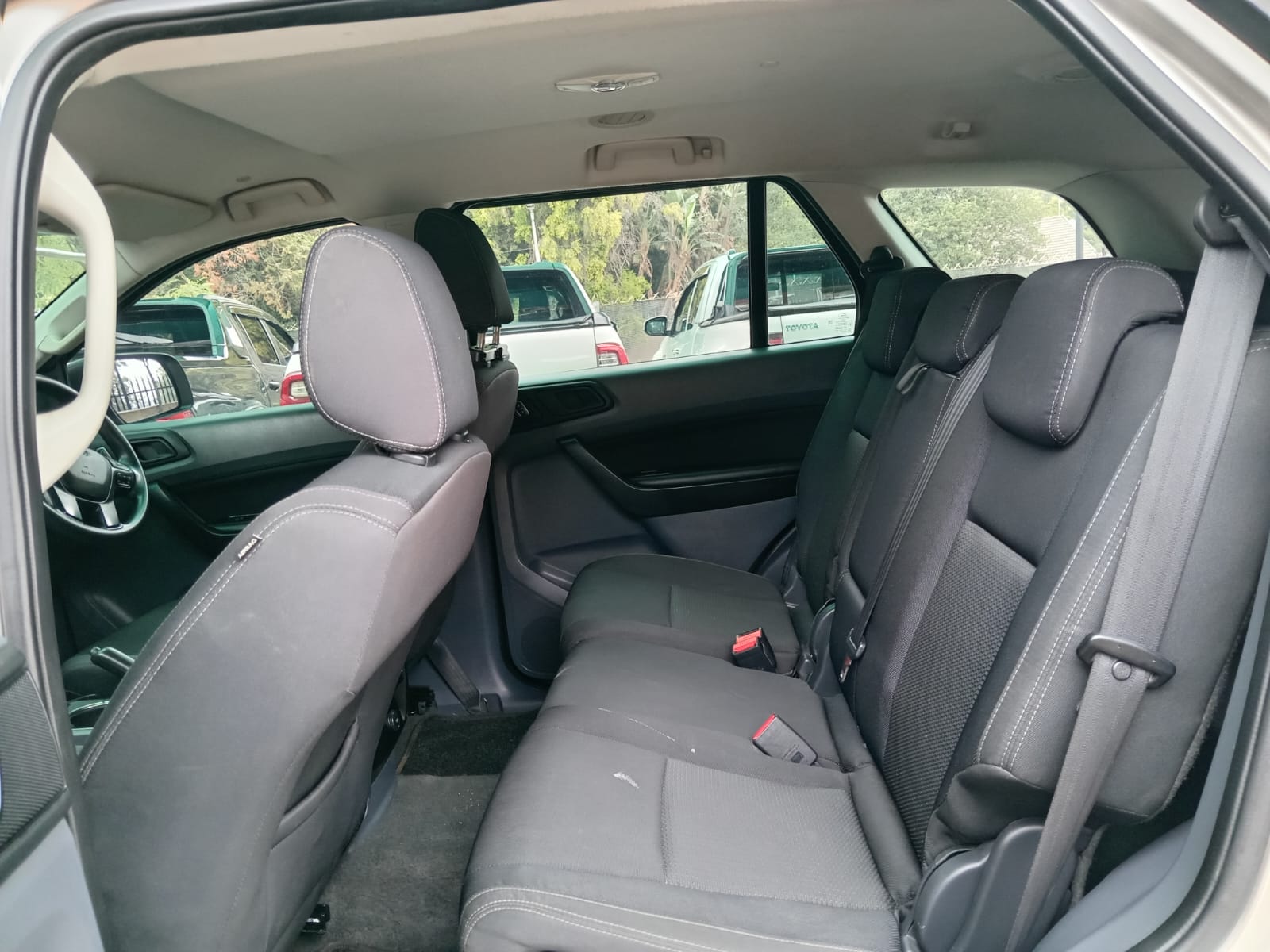 
								Ford Everest 2.2 TDCI XLS full									