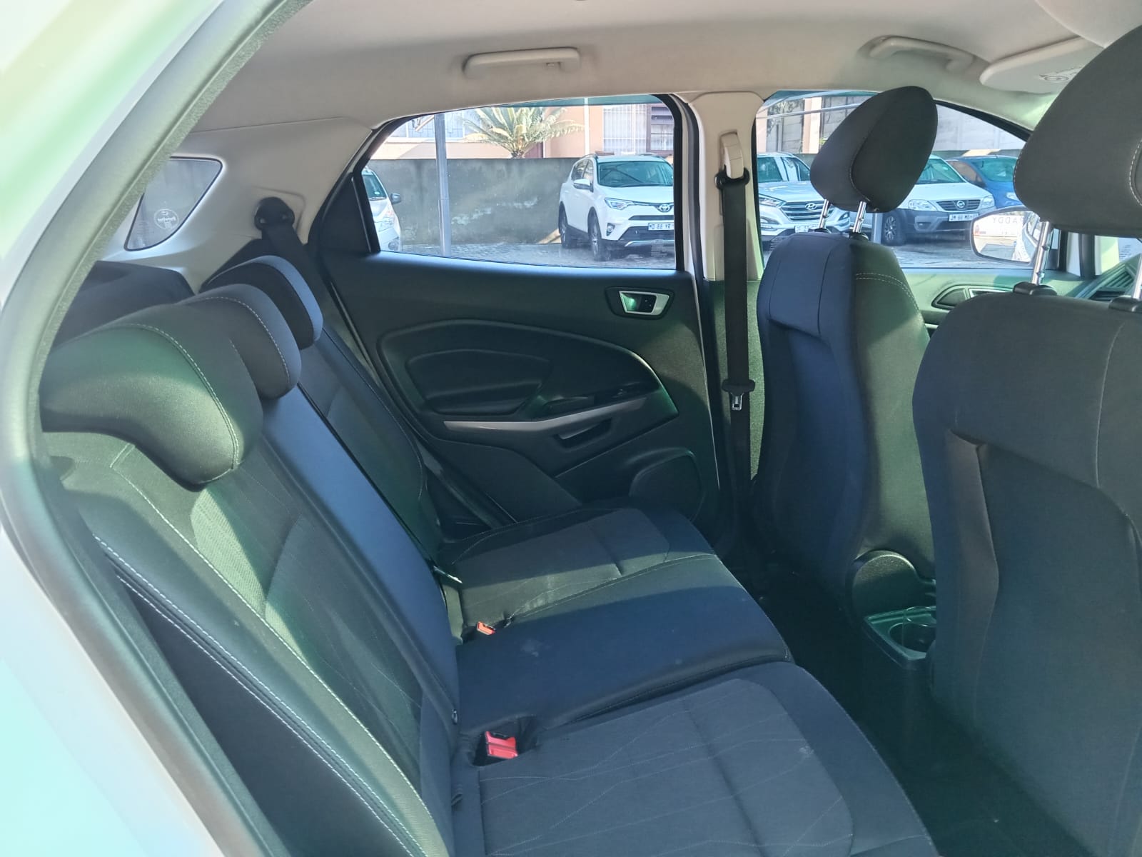 
								Ford EcoSport 1.0 Titanium full									