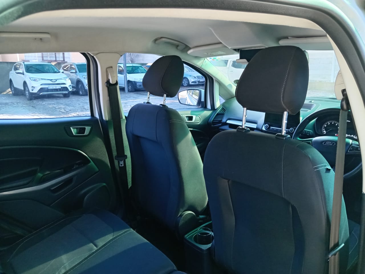 
								Ford EcoSport 1.0 Titanium full									