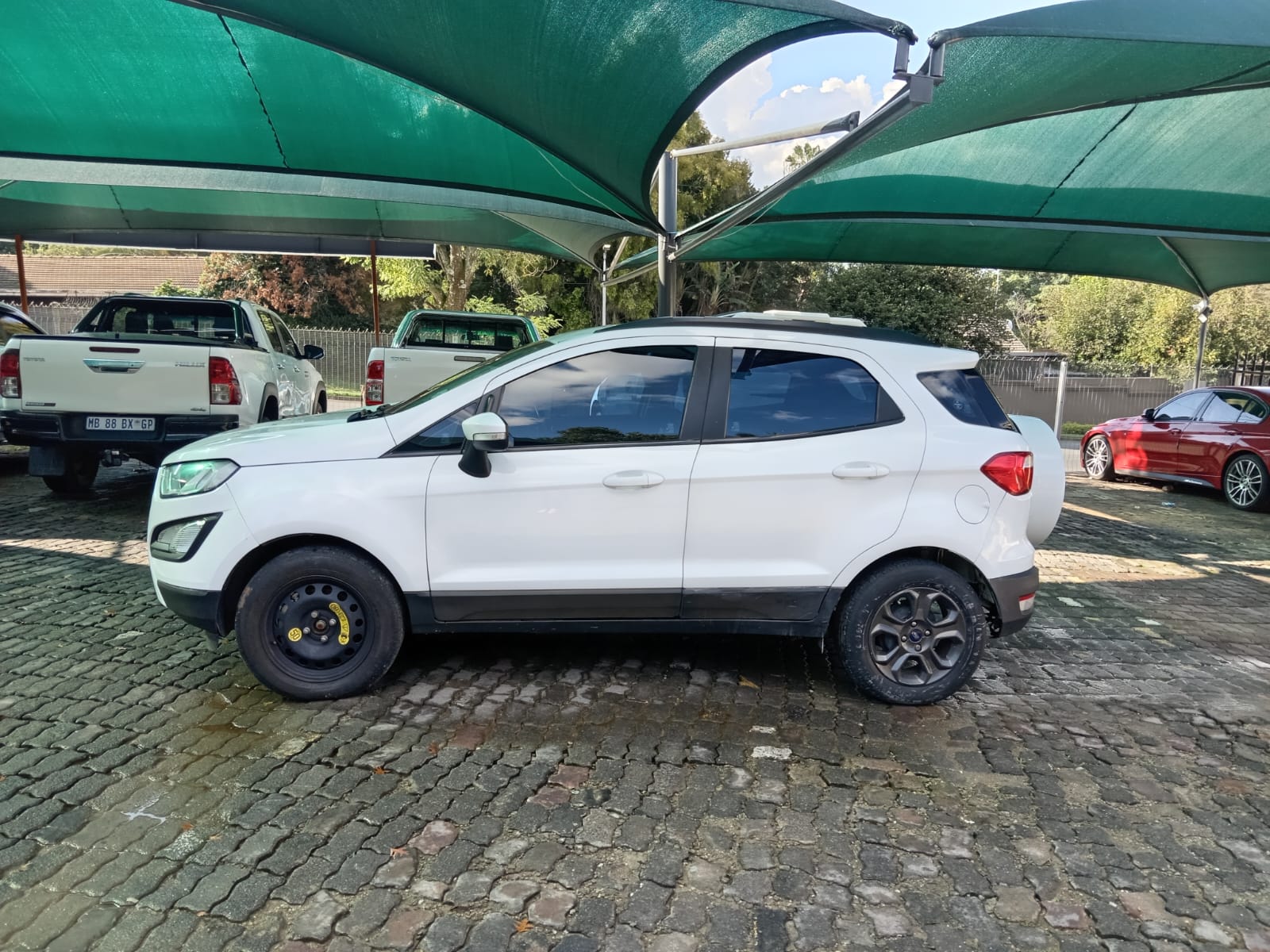 
								Ford EcoSport 1.0 Titanium full									