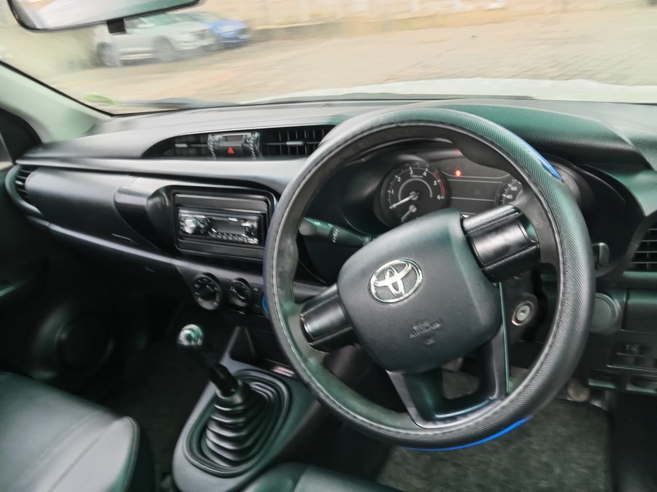 
								Toyota Hilux 2.4 GD Single Cab full									