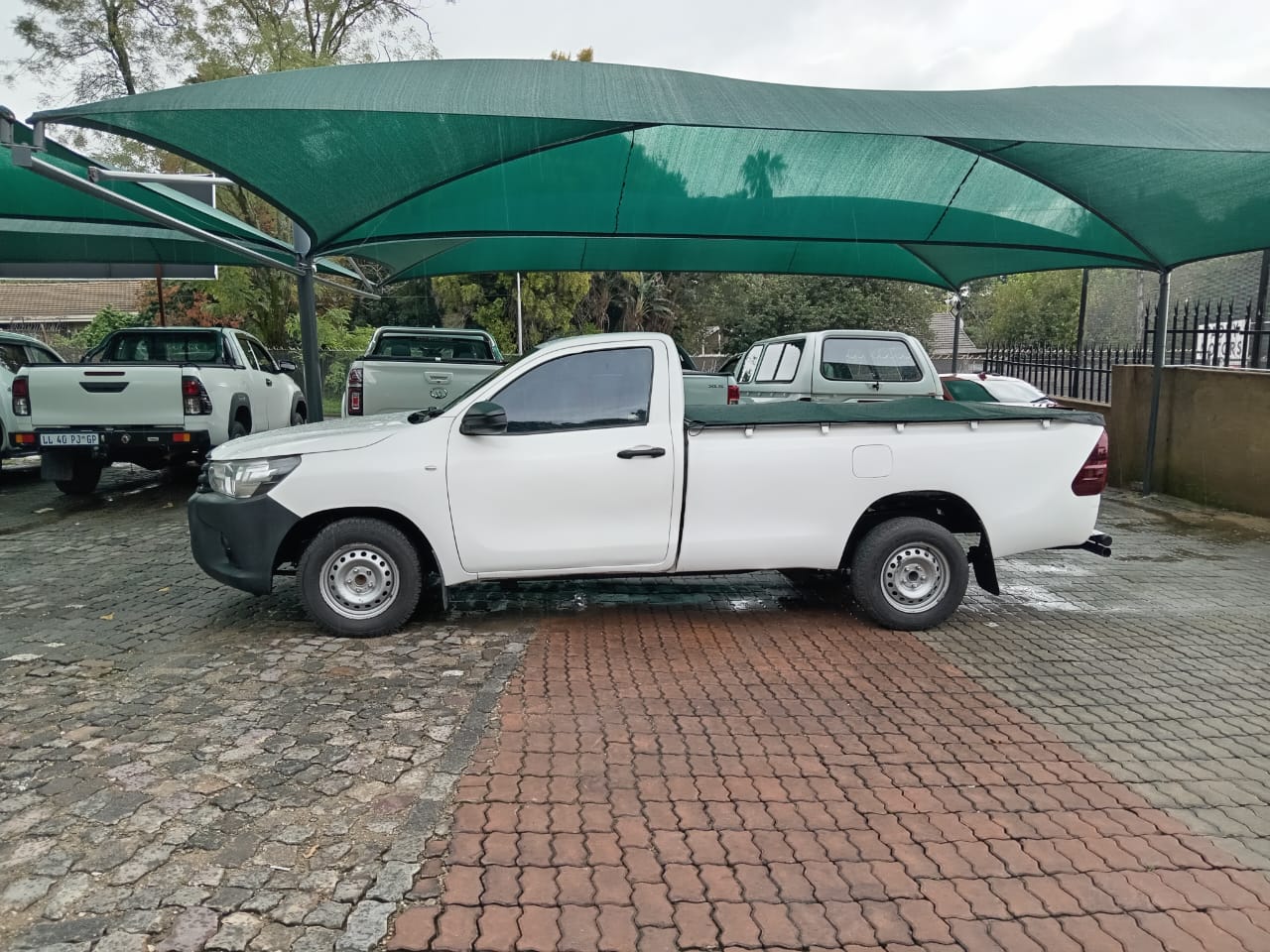 
								Toyota Hilux 2.4 GD Single Cab full									