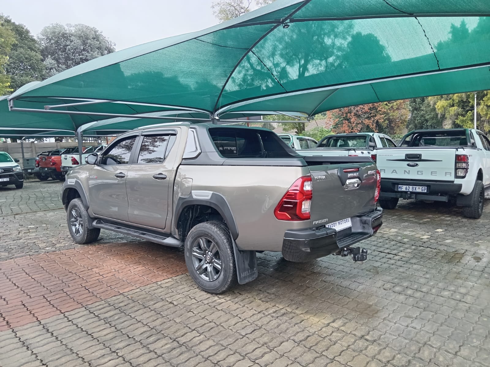
								Toyota Hilux 2.4GD6 Double cab full									