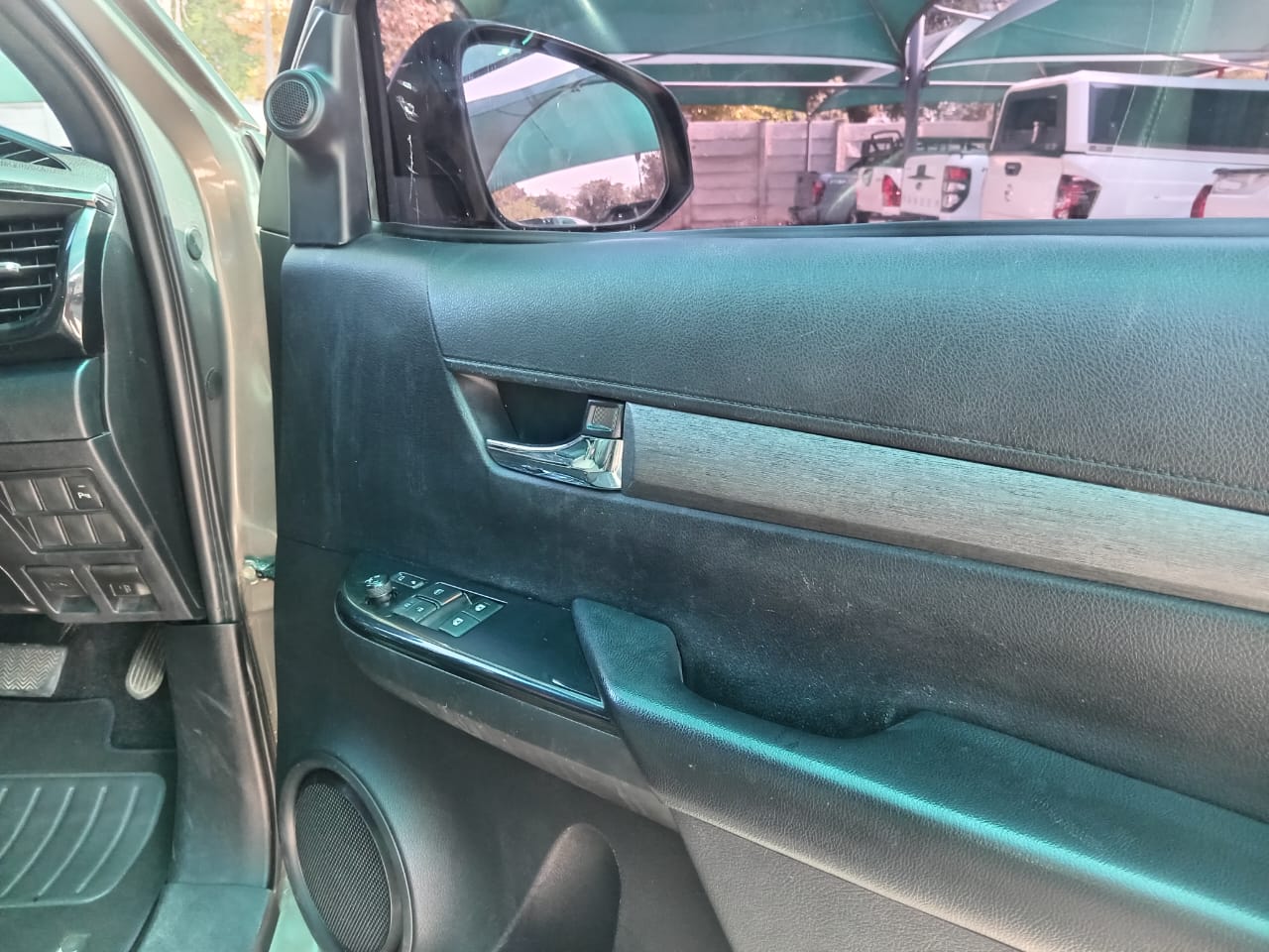 
								2021 Toyota Hilux 2.8GD-6 Xtra Cab 4×4 Legend Auto full									